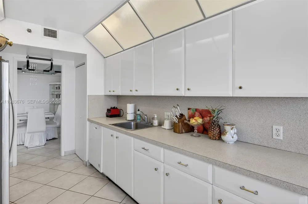 20281 E Country Club Dr, Aventura, FL 33180