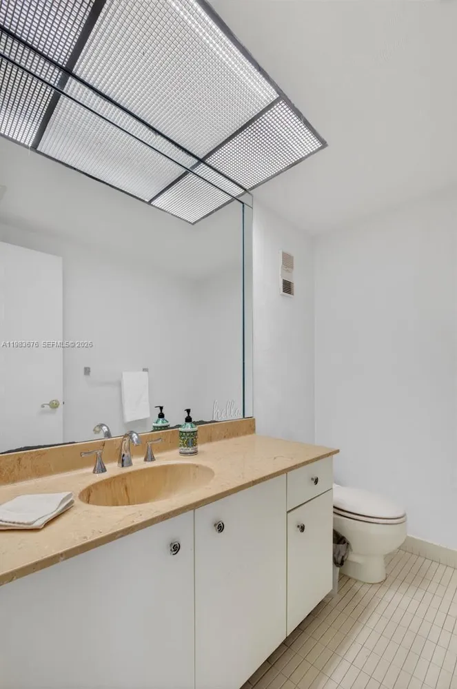 20281 E Country Club Dr, Aventura, FL 33180