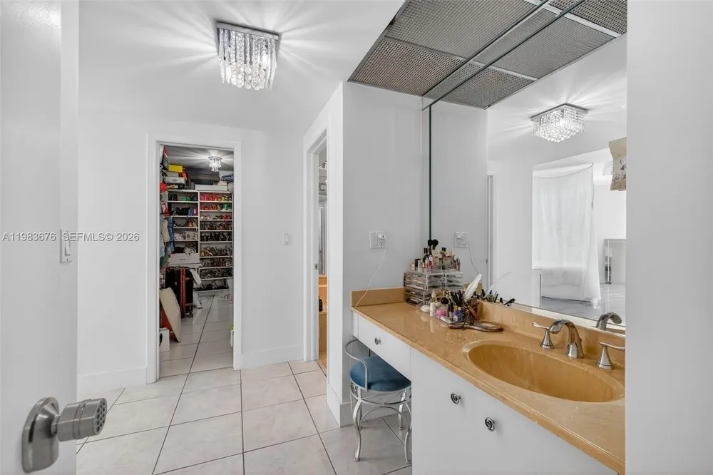 20281 E Country Club Dr, Aventura, FL 33180
