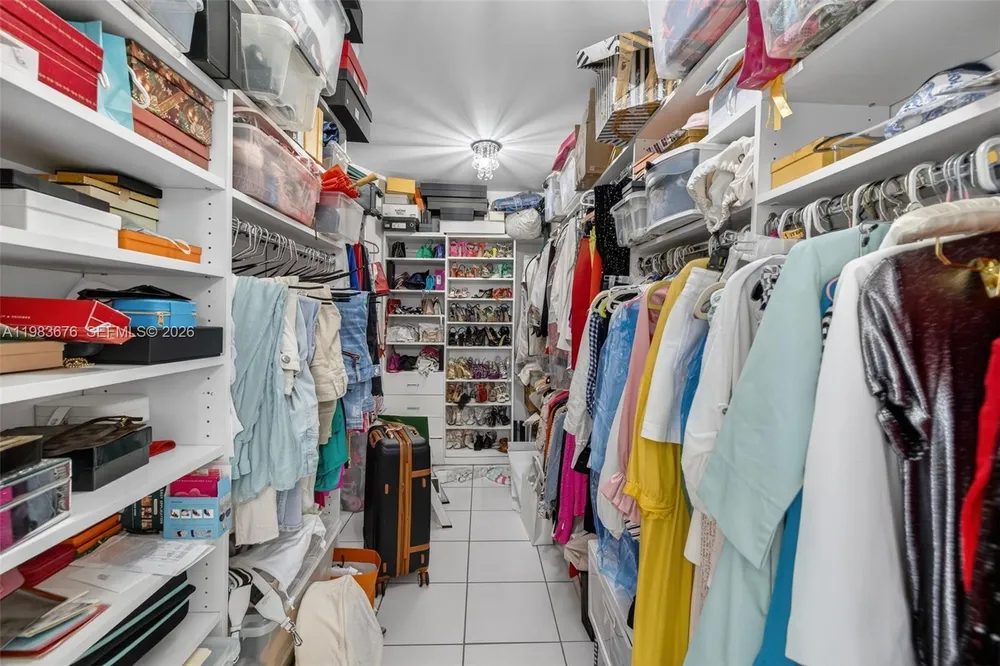 20281 E Country Club Dr, Aventura, FL 33180