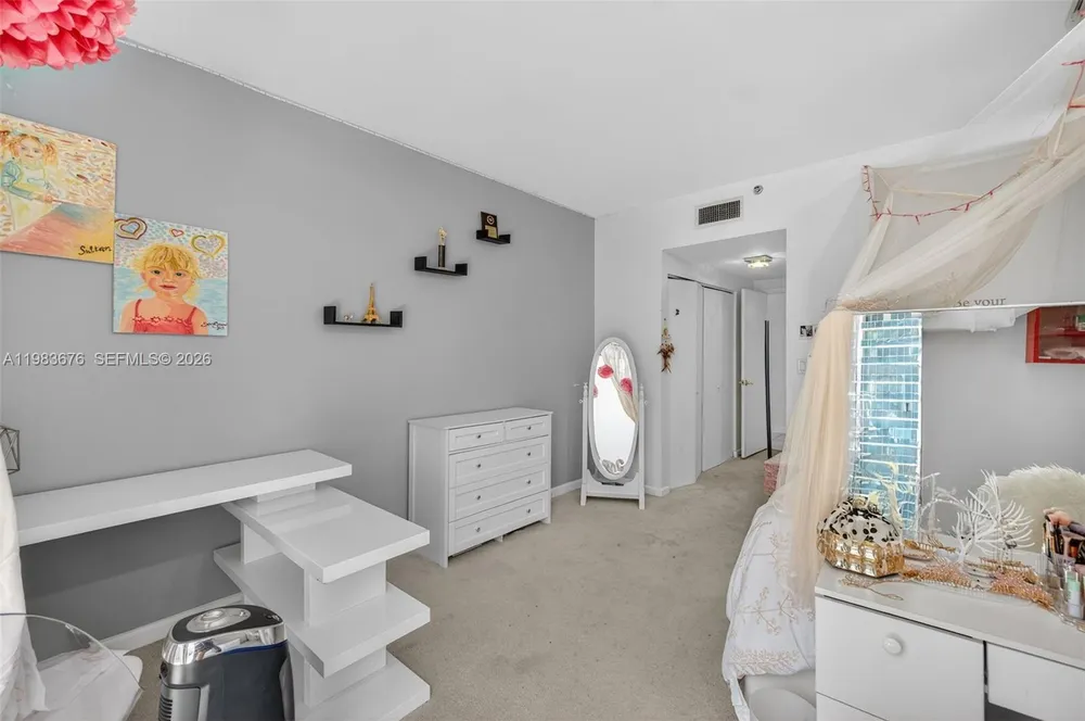 20281 E Country Club Dr, Aventura, FL 33180