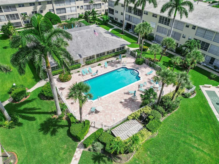 1951 NE 39th St, Lighthouse Point, FL 33064