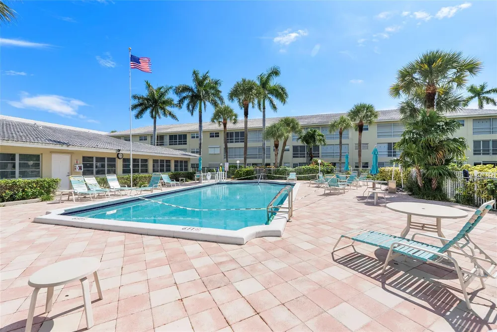 1951 NE 39th St, Lighthouse Point, FL 33064