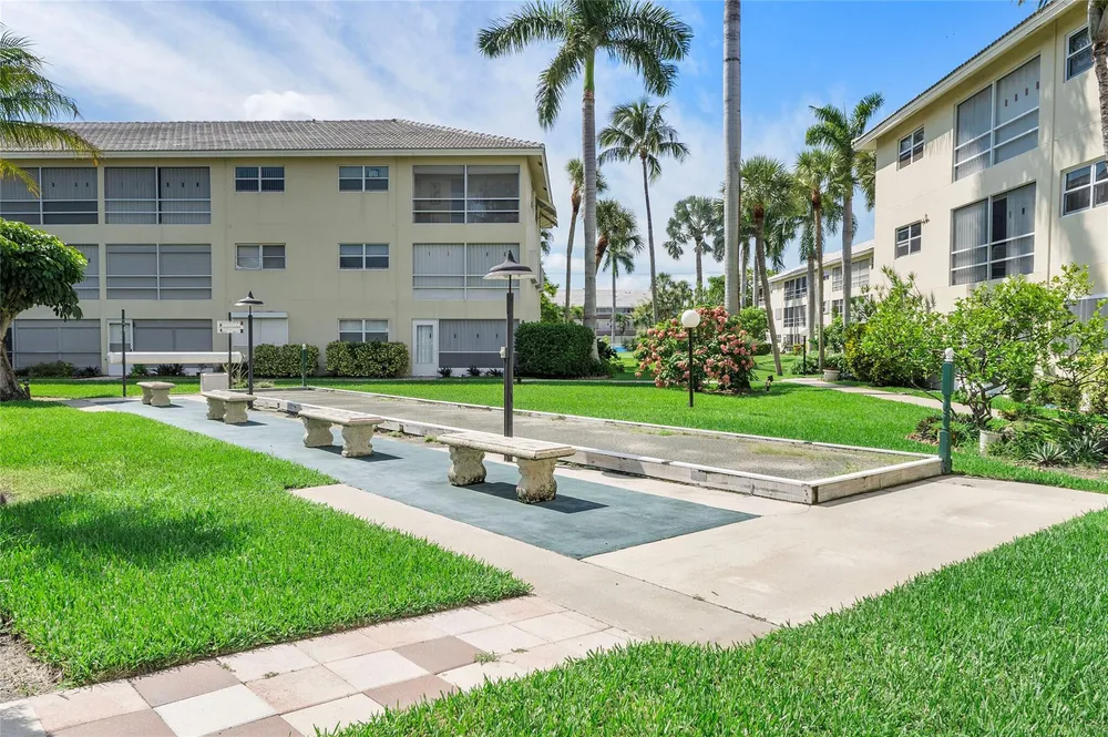 1951 NE 39th St, Lighthouse Point, FL 33064