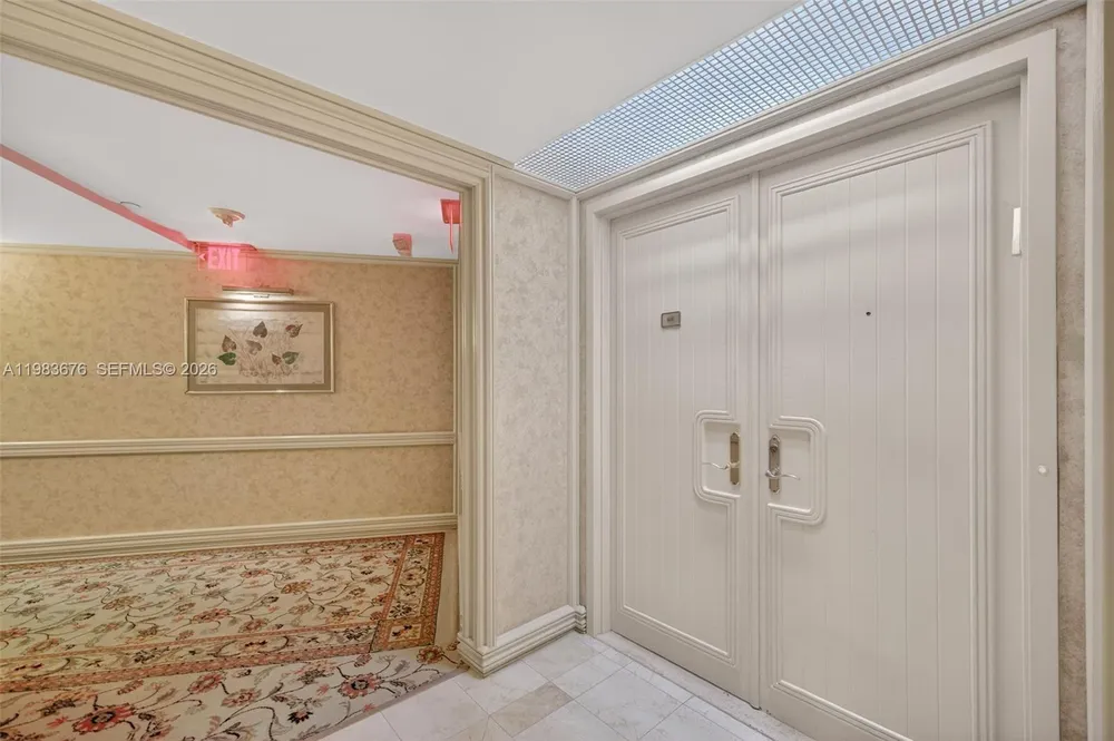 20281 E Country Club Dr, Aventura, FL 33180
