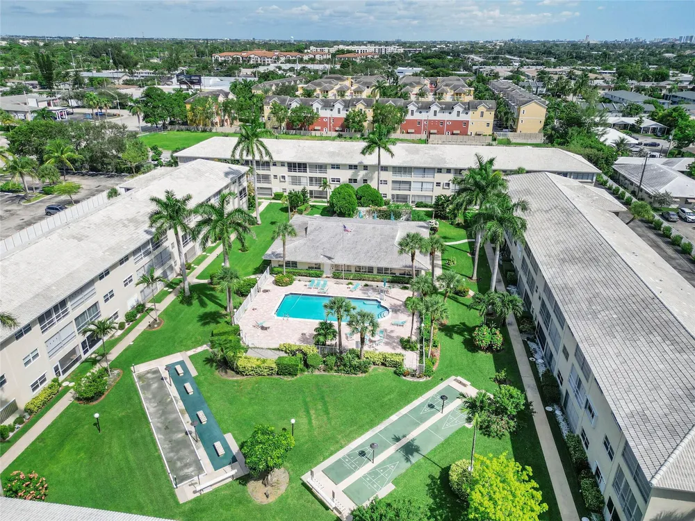 1951 NE 39th St, Lighthouse Point, FL 33064