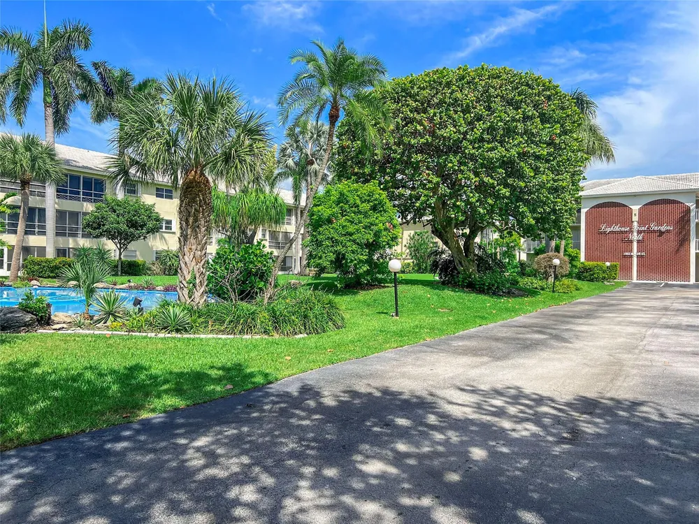 1951 NE 39th St, Lighthouse Point, FL 33064