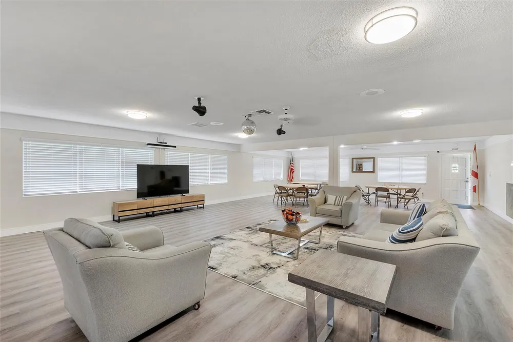 1951 NE 39th St, Lighthouse Point, FL 33064
