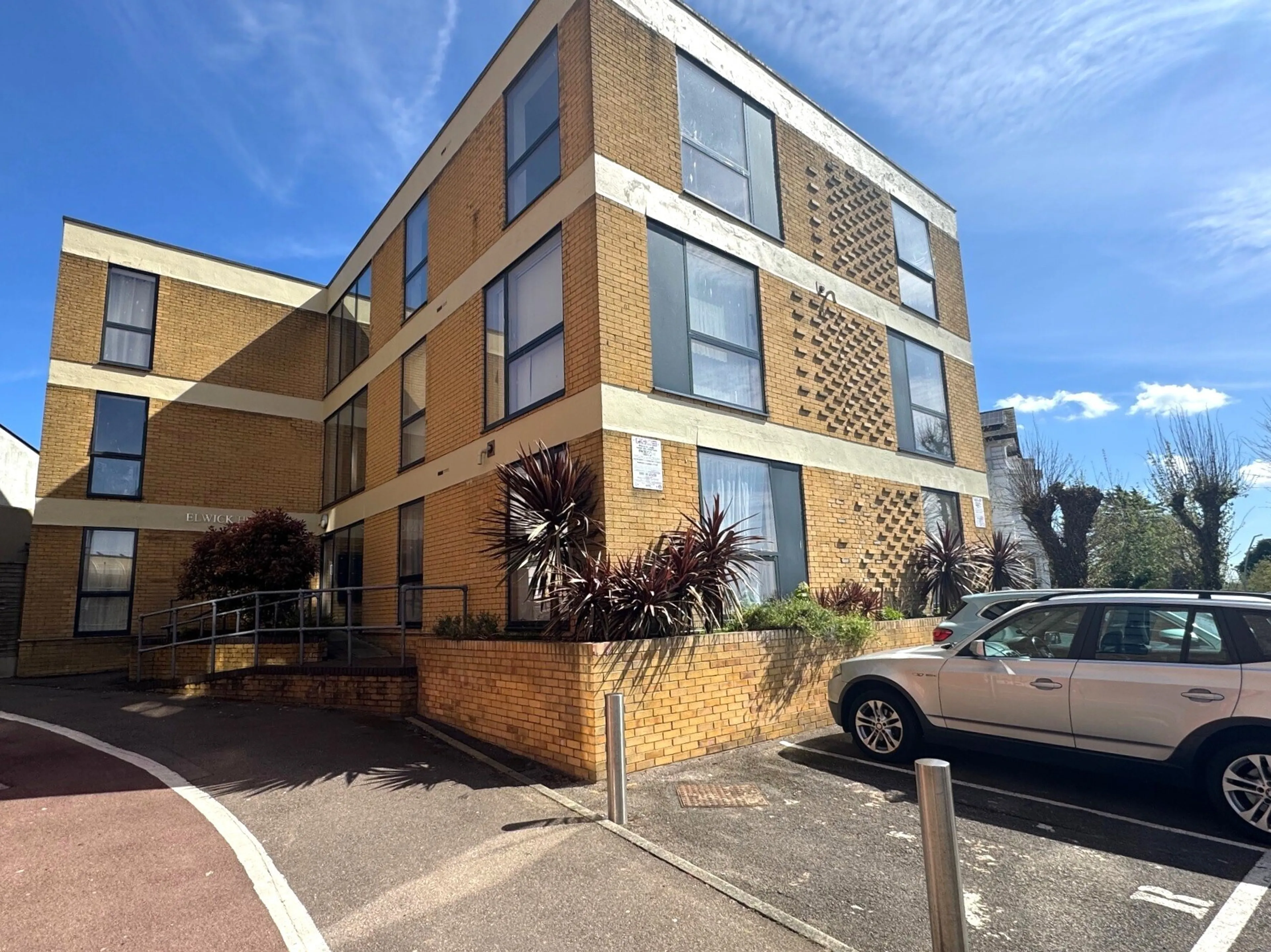 Property photo 0