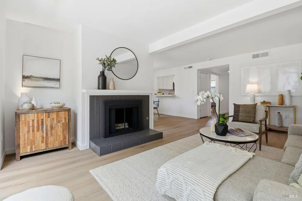 318 Sylvia Way, San Rafael, CA 94903