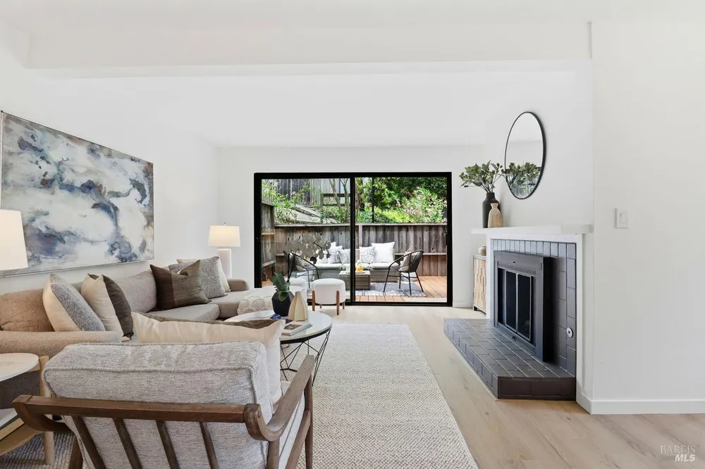 318 Sylvia Way, San Rafael, CA 94903