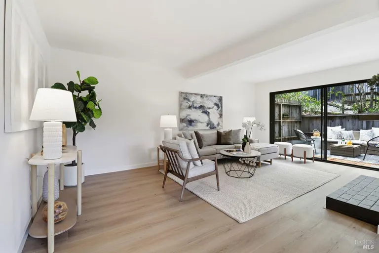 318 Sylvia Way, San Rafael, CA 94903