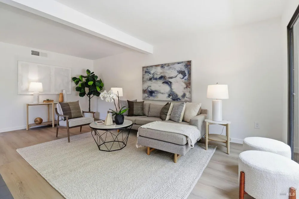 318 Sylvia Way, San Rafael, CA 94903