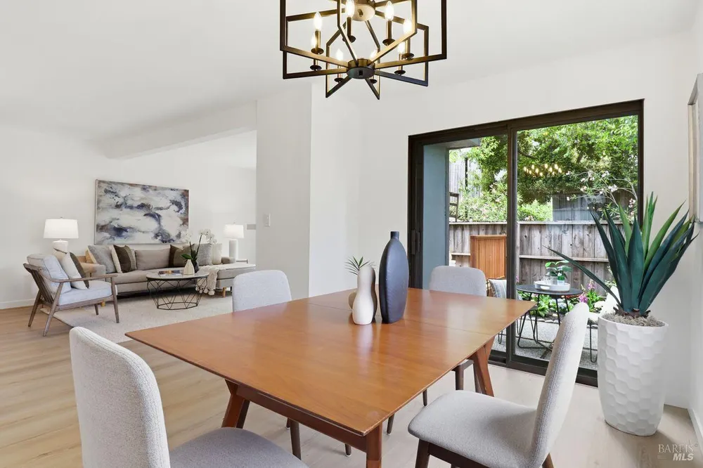 318 Sylvia Way, San Rafael, CA 94903