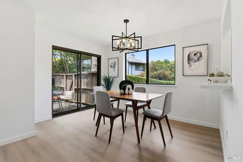 318 Sylvia Way, San Rafael, CA 94903