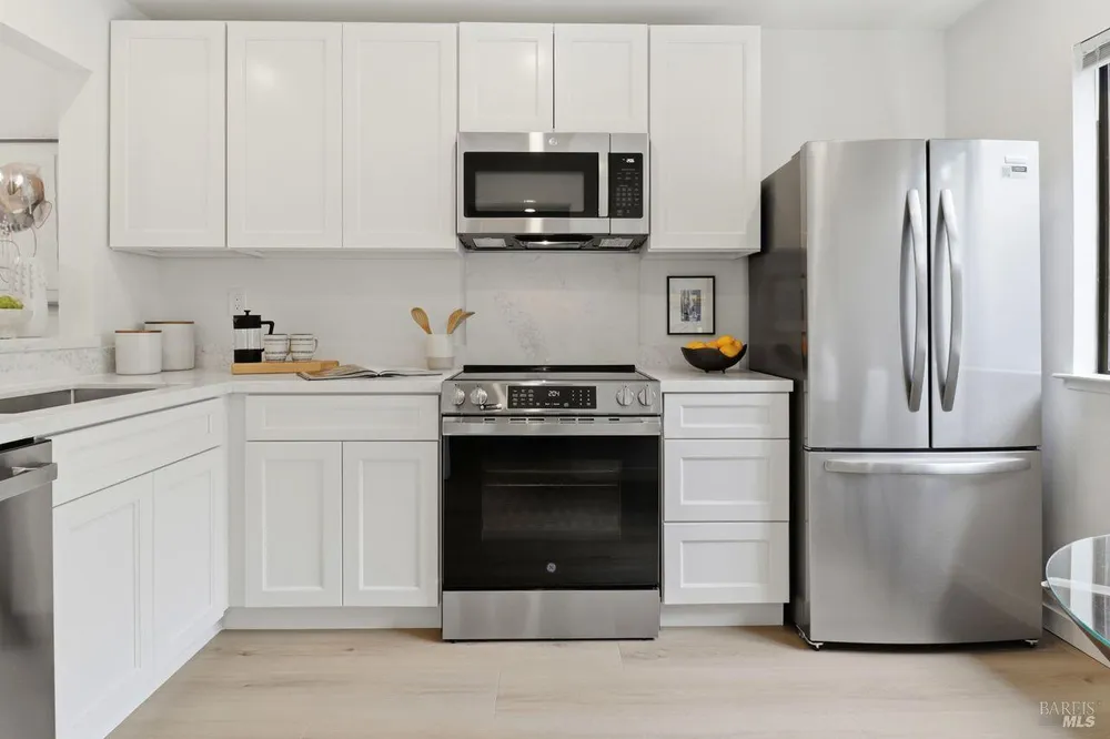 318 Sylvia Way, San Rafael, CA 94903