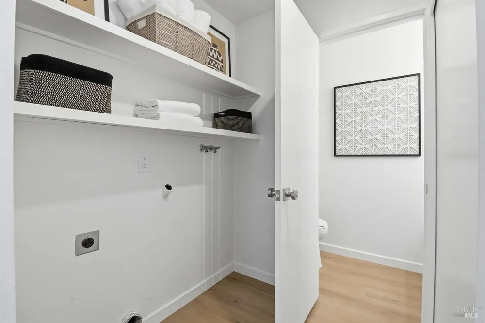 318 Sylvia Way, San Rafael, CA 94903