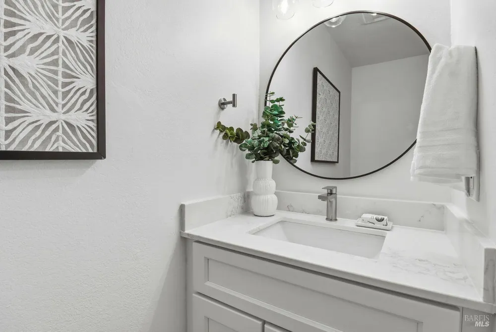 318 Sylvia Way, San Rafael, CA 94903
