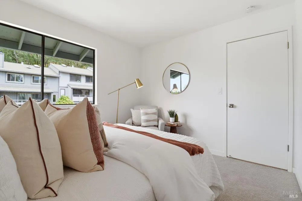 318 Sylvia Way, San Rafael, CA 94903