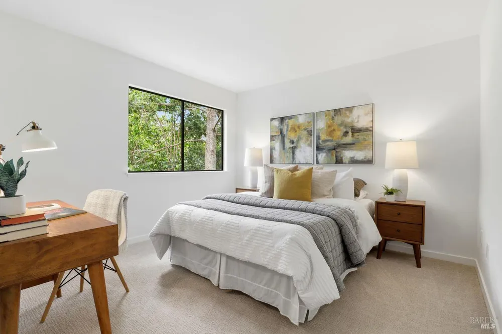 318 Sylvia Way, San Rafael, CA 94903