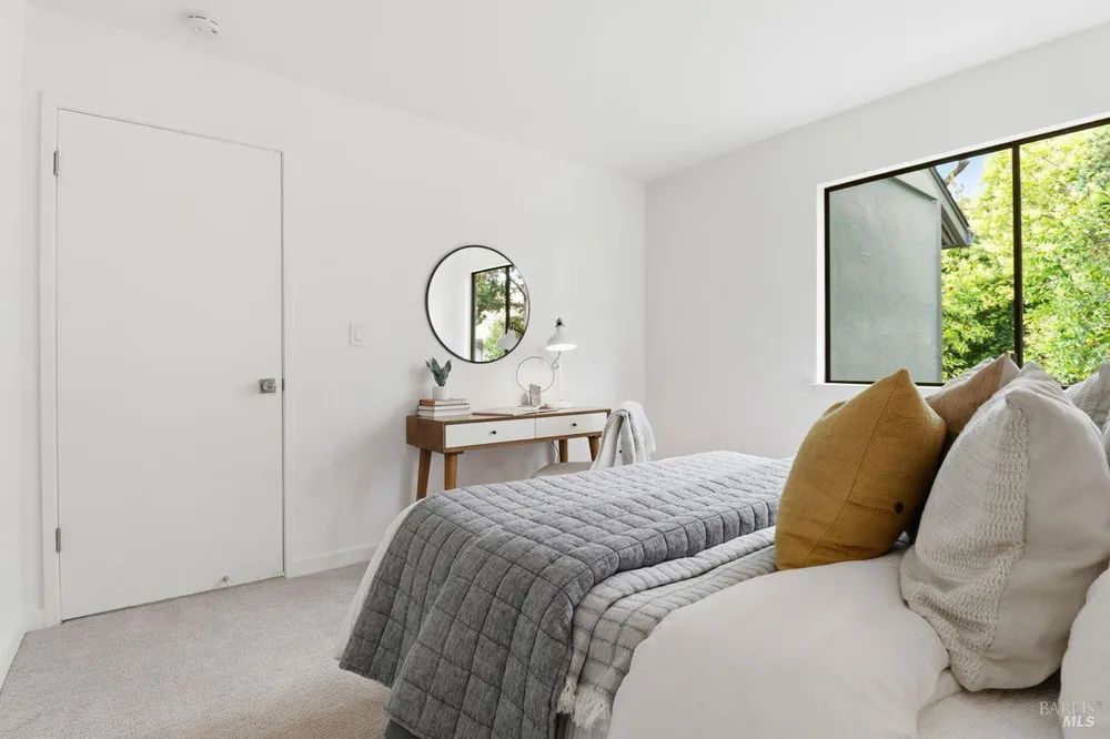 318 Sylvia Way, San Rafael, CA 94903