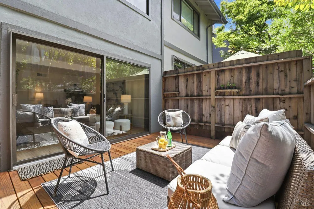 318 Sylvia Way, San Rafael, CA 94903