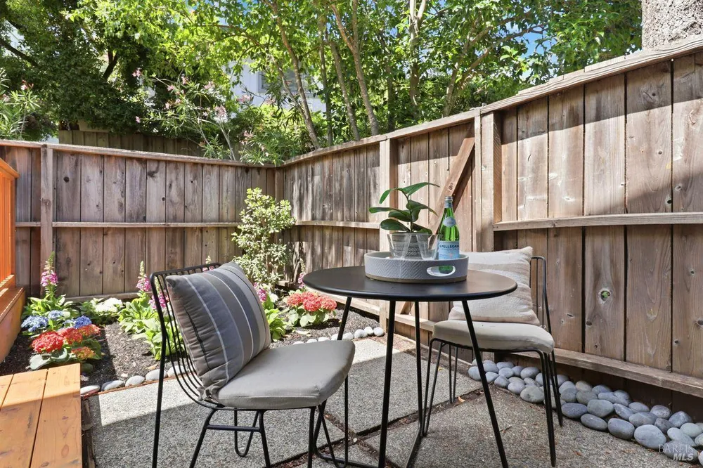 318 Sylvia Way, San Rafael, CA 94903