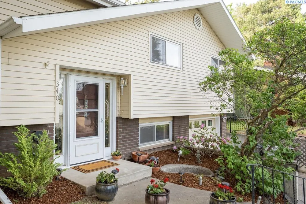 340 NW Larry St, Pullman, WA 99163