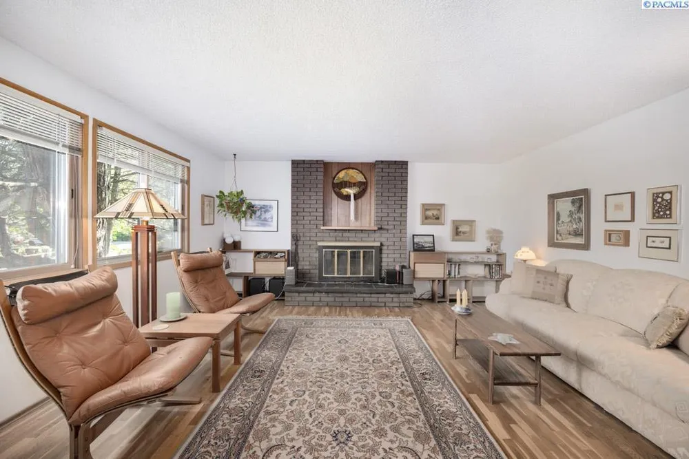 340 NW Larry St, Pullman, WA 99163