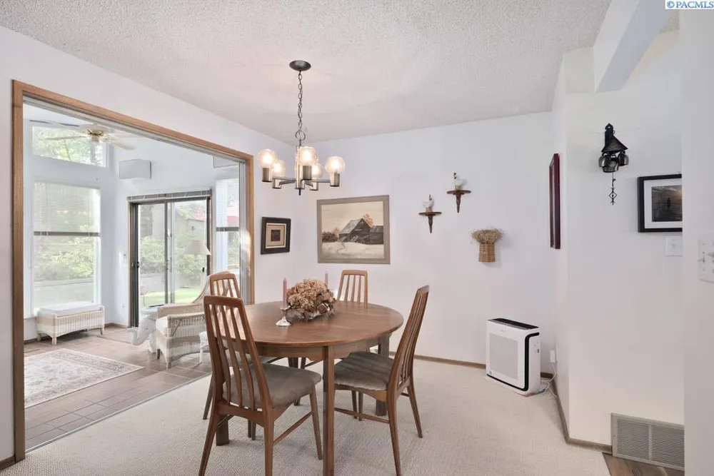 340 NW Larry St, Pullman, WA 99163