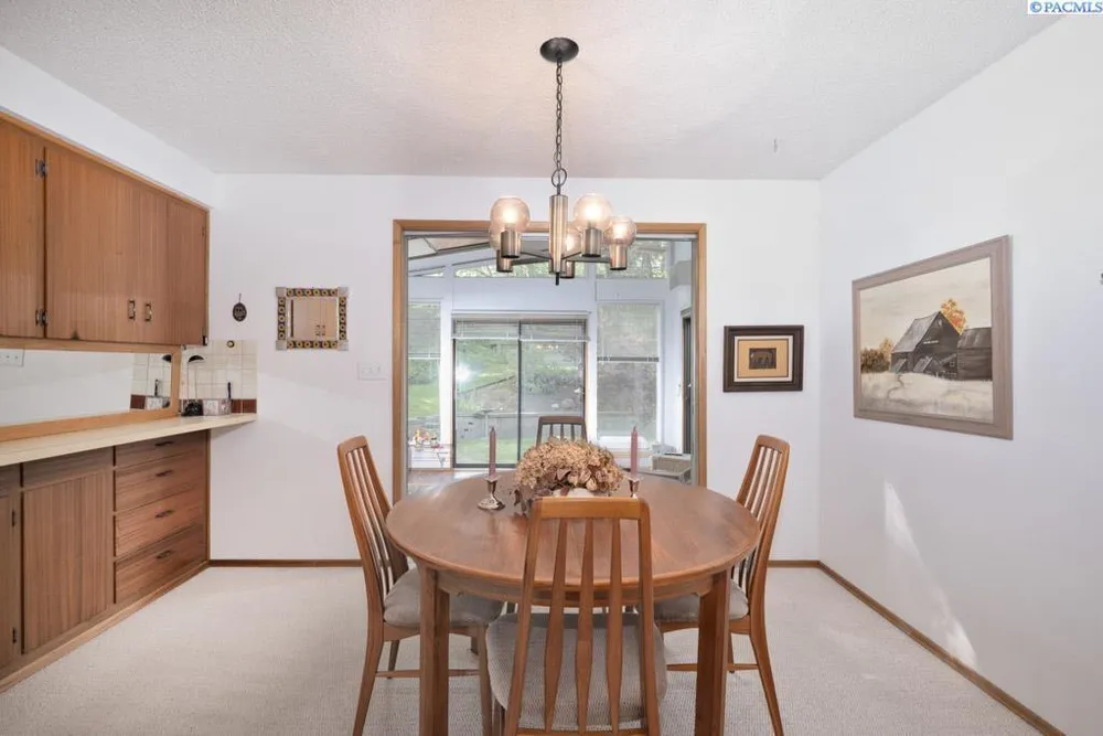 340 NW Larry St, Pullman, WA 99163
