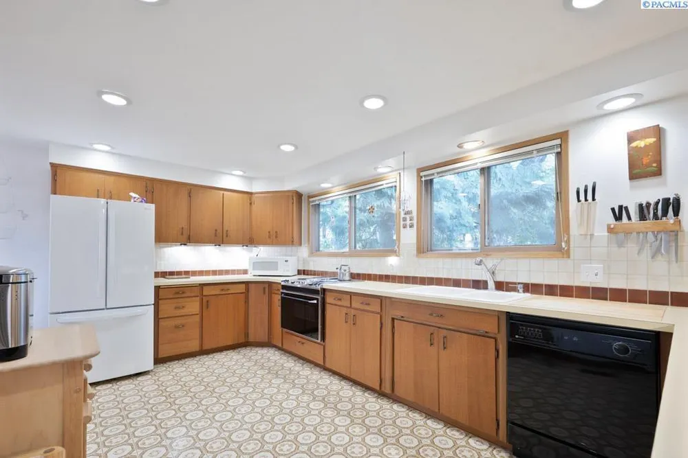 340 NW Larry St, Pullman, WA 99163