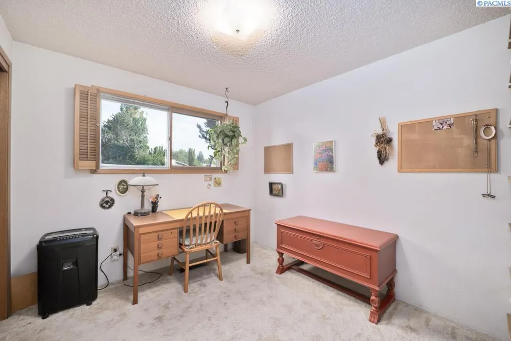 340 NW Larry St, Pullman, WA 99163