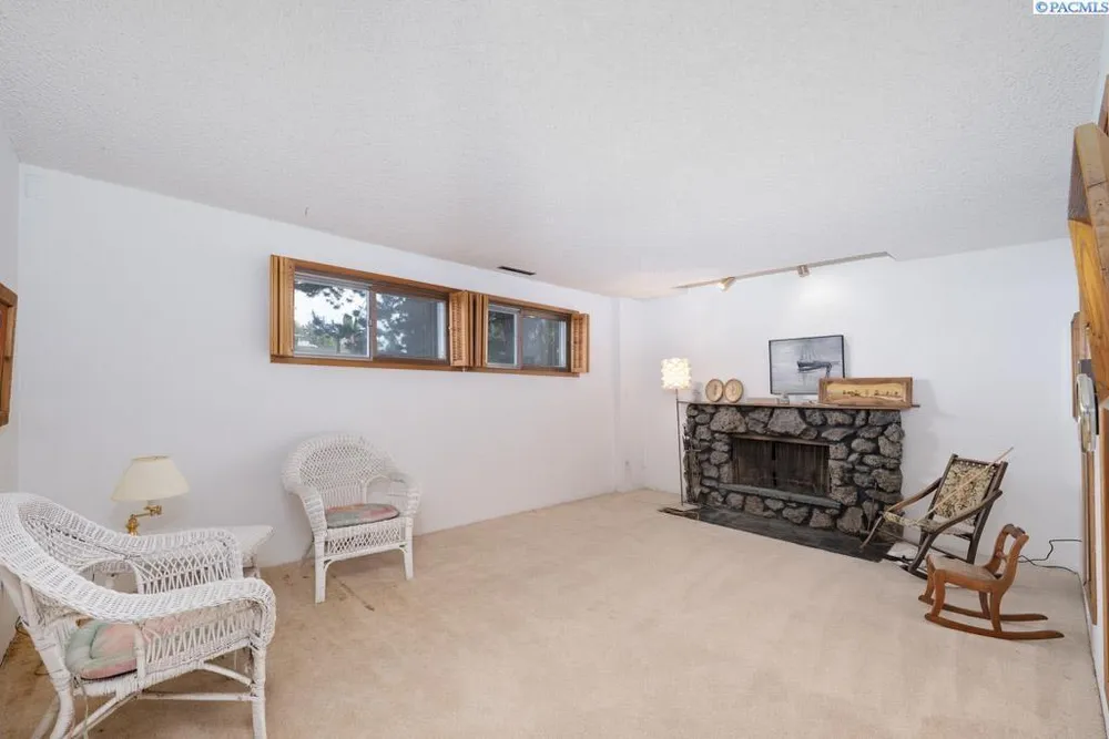340 NW Larry St, Pullman, WA 99163