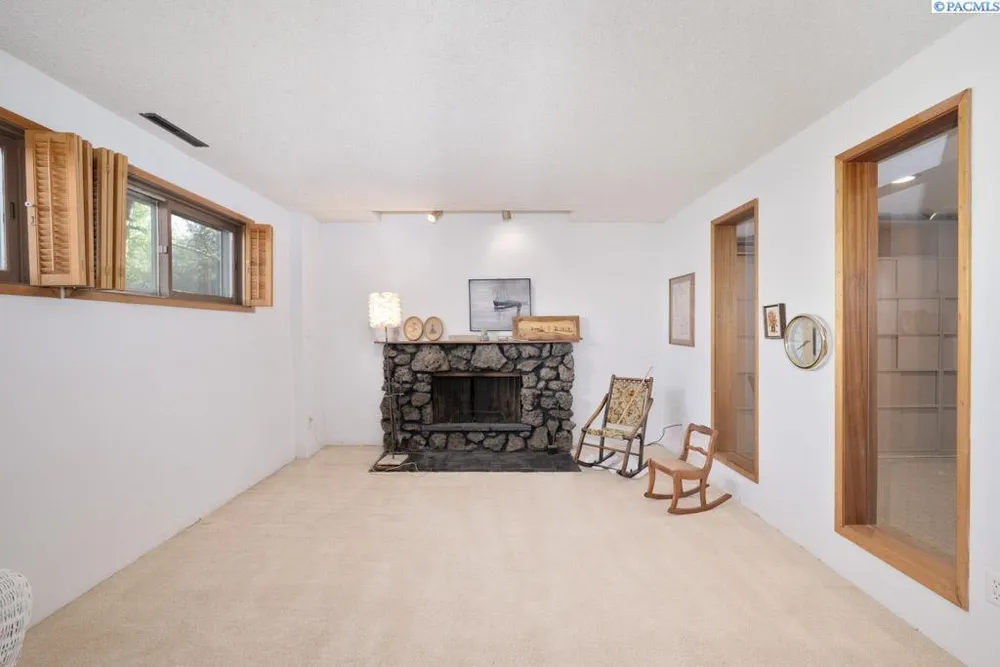 340 NW Larry St, Pullman, WA 99163