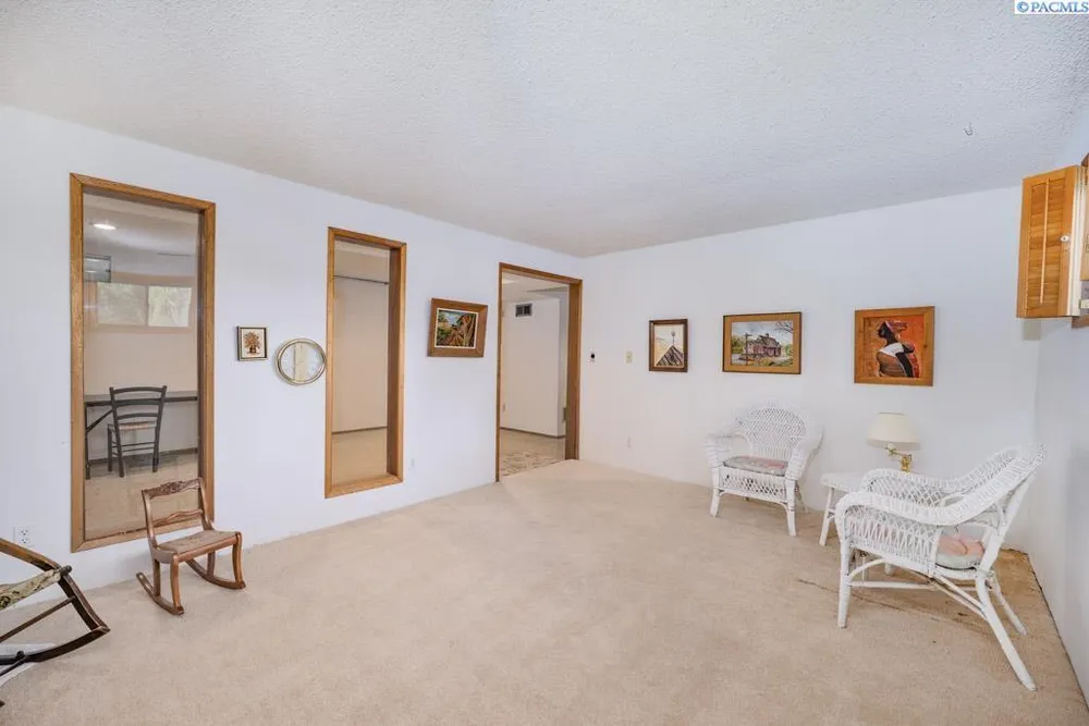 340 NW Larry St, Pullman, WA 99163