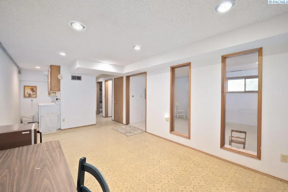 340 NW Larry St, Pullman, WA 99163
