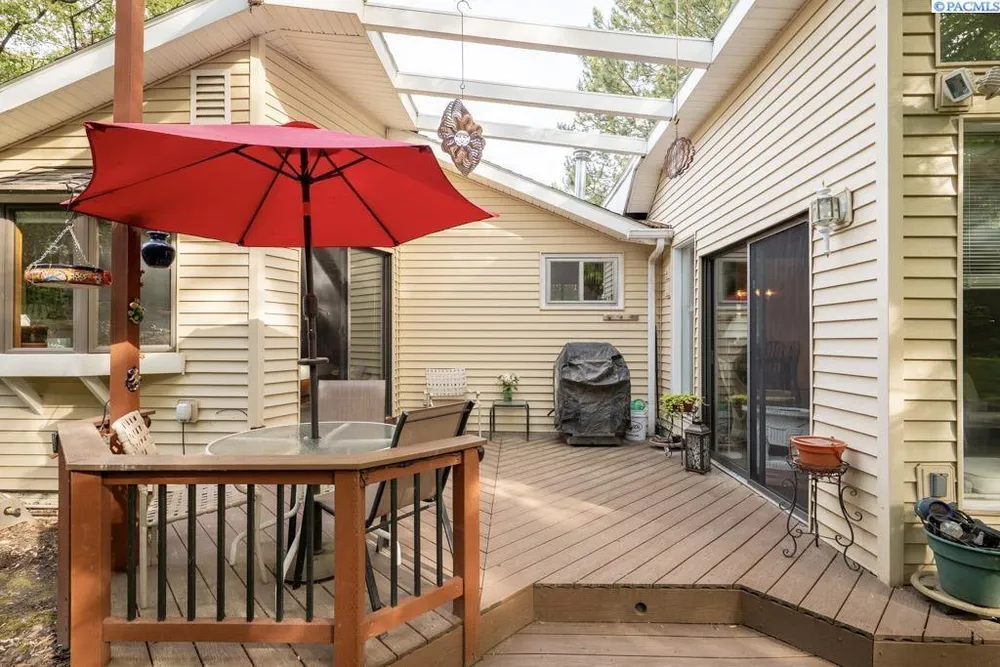 340 NW Larry St, Pullman, WA 99163
