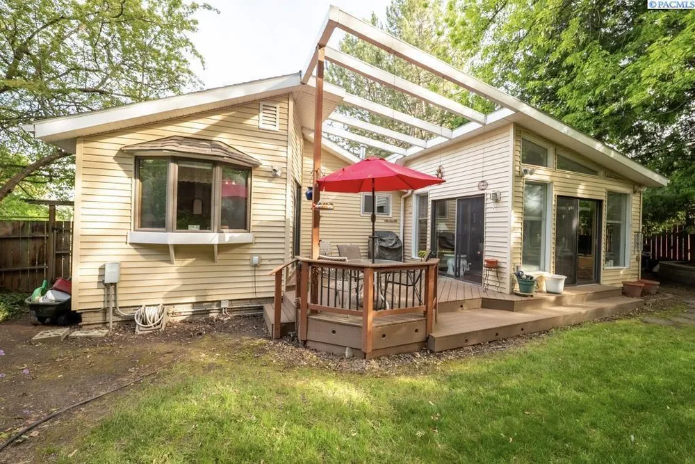 340 NW Larry St, Pullman, WA 99163