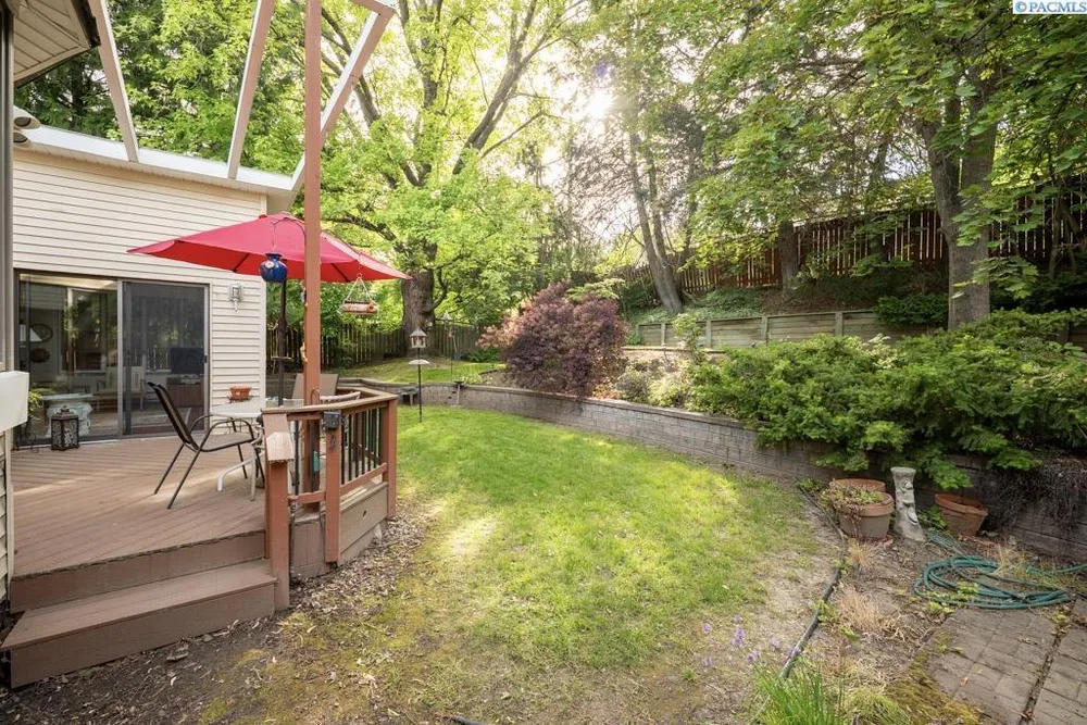 340 NW Larry St, Pullman, WA 99163