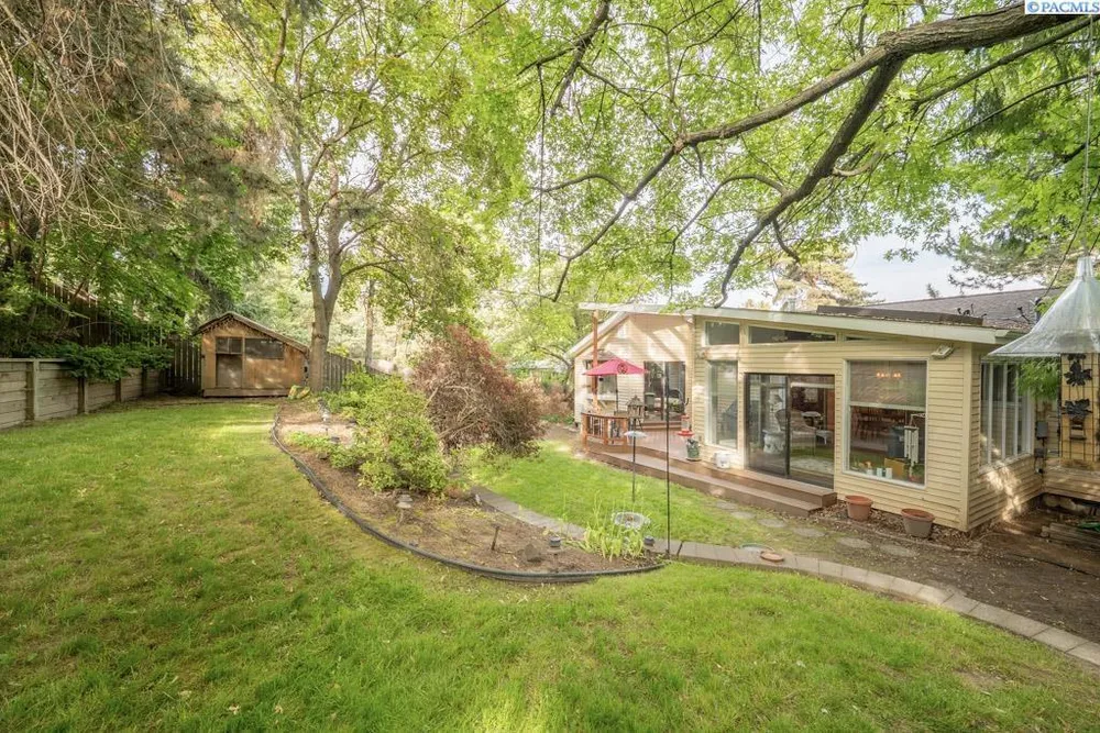 340 NW Larry St, Pullman, WA 99163