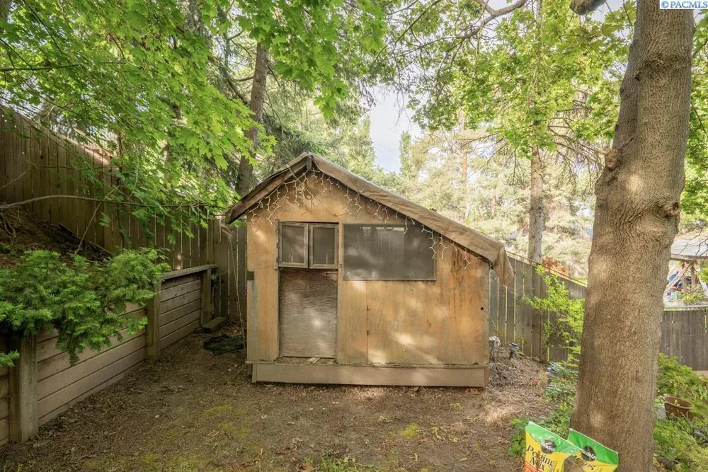 340 NW Larry St, Pullman, WA 99163