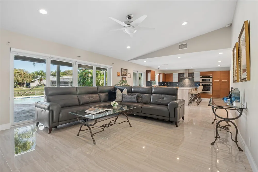 1078 NW 96th Ave, Plantation, FL 33322