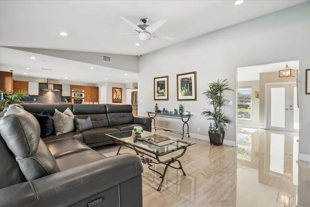 1078 NW 96th Ave, Plantation, FL 33322
