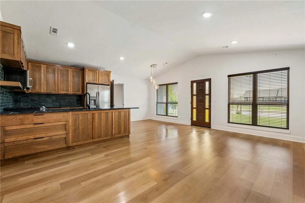 1808 SW D St, Bentonville, AR 72712