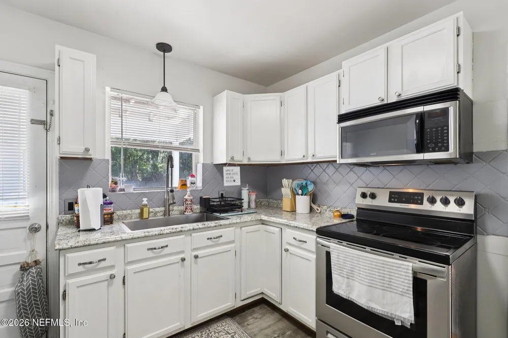 737 Wren Rd, Jacksonville, FL 32216