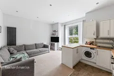 Nutfield Road, REDHILL