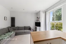 Nutfield Road, REDHILL