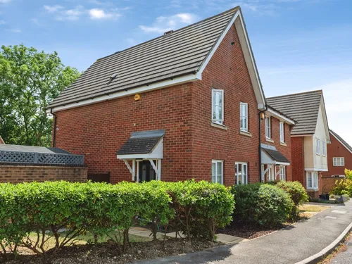 Hawkins Drive, Chafford Hundred, Graysphoto