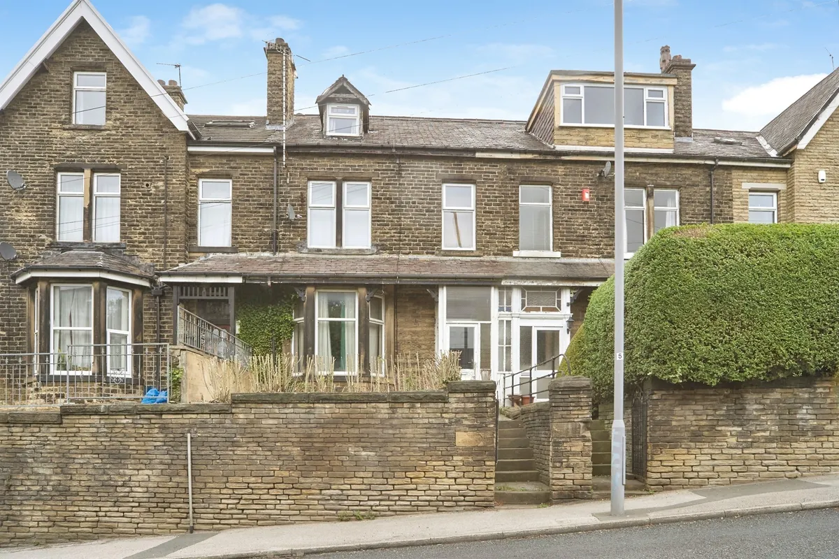Carr Lane, Shipley